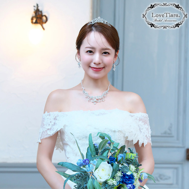 LoveTiara フラワーモチーフ ネックレス＆ピアスセット ブルーミングフラワージルコニアネックレス＆イヤリング/ ピアス