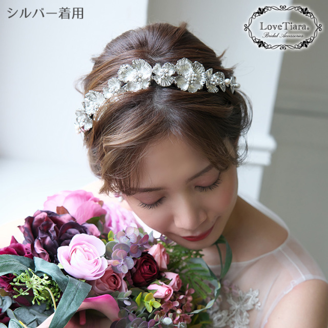 ブロッサムクラウンティアラ＆イヤリング／ピアスセット 着用イメージ