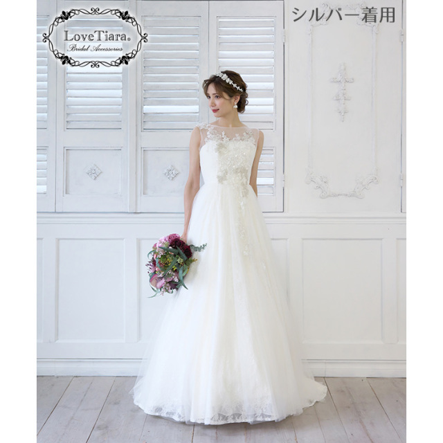 ブロッサムクラウンティアラ＆イヤリング／ピアスセット 着用イメージ