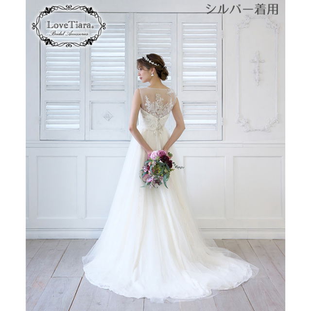 ブロッサムクラウンティアラ＆イヤリング／ピアスセット 着用イメージ