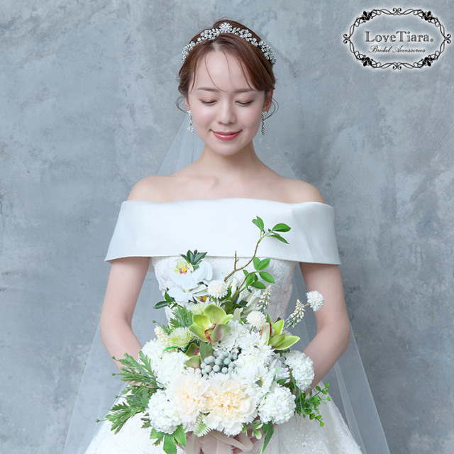 ブルームクラウンティアラ＆イヤリング／ピアスセット 着用イメージ