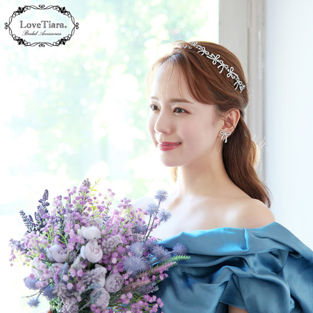 リボンクラウンティアラ＆イヤリング／ピアスセット 着用イメージ