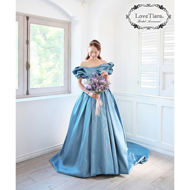 リボンクラウンティアラ＆イヤリング／ピアスセット 着用イメージ