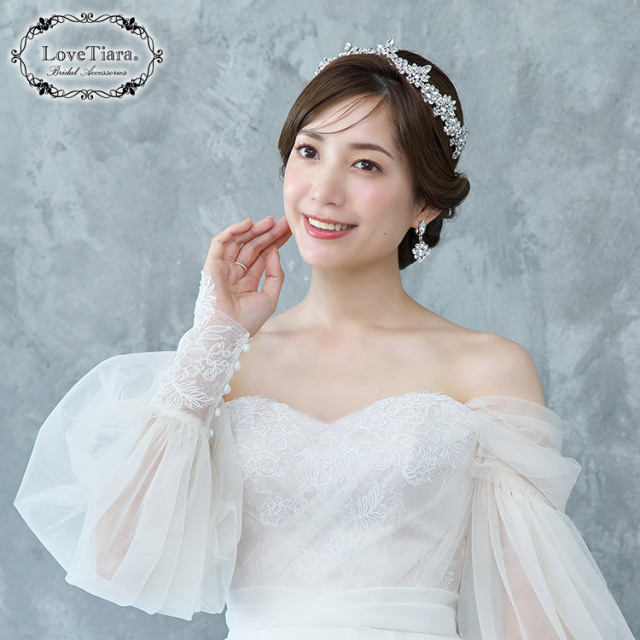 ブリリアントクラウンティアラ＆イヤリング／ピアスセット 着用イメージ