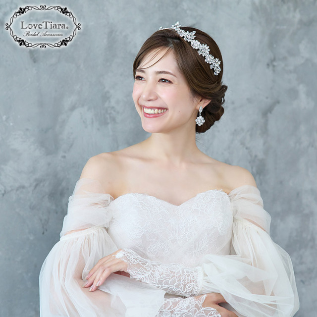 ブリリアントクラウンティアラ＆イヤリング／ピアスセット 着用イメージ