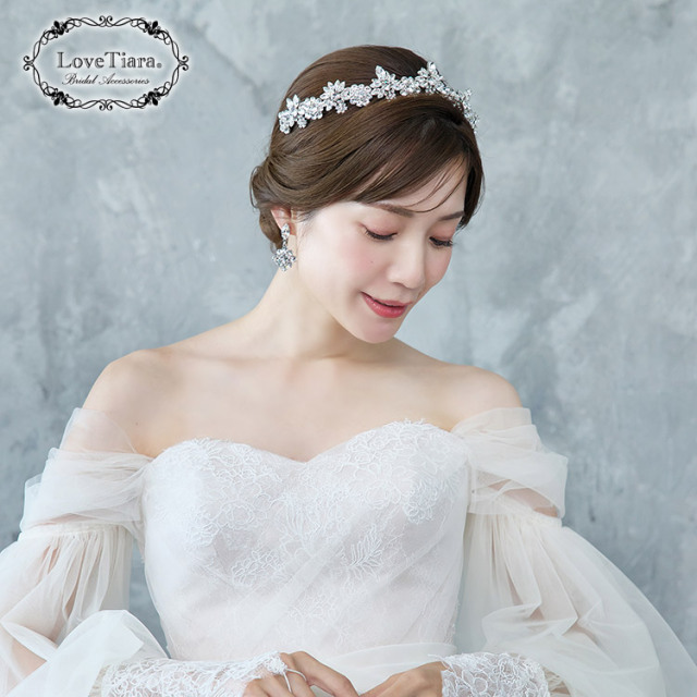 ブリリアントクラウンティアラ＆イヤリング／ピアスセット 着用イメージ