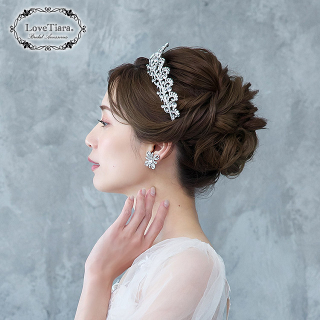 アラベスククラウンティアラ＆イヤリング／ピアスセット 着用イメージ