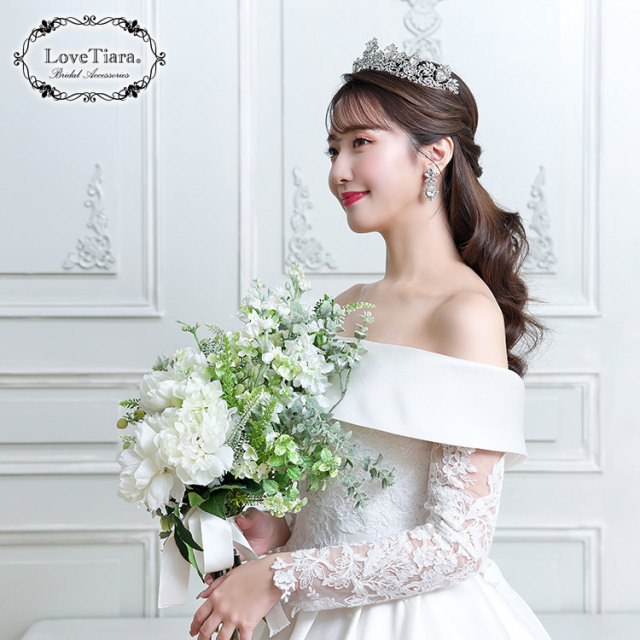 マジェスティッククラウンティアラ＆イヤリング／ピアスセット 着用イメージ