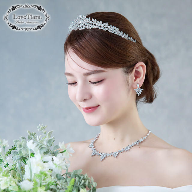 ティアラ　ウエディング　ブライダル　結婚式