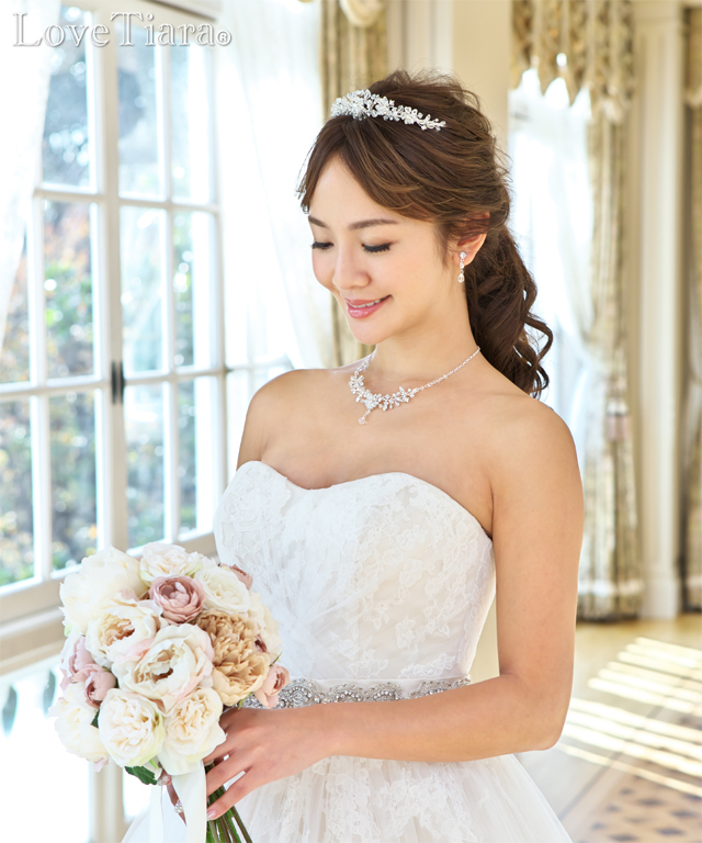 ブライダル アクセサリー ウェディング 3点セット セット 結婚式 ウェディングセット イヤリング ピアス ティアラ きらきら スワロフスキー 結婚式セット ネックレス パーティー 対応 二次会 ウエディング