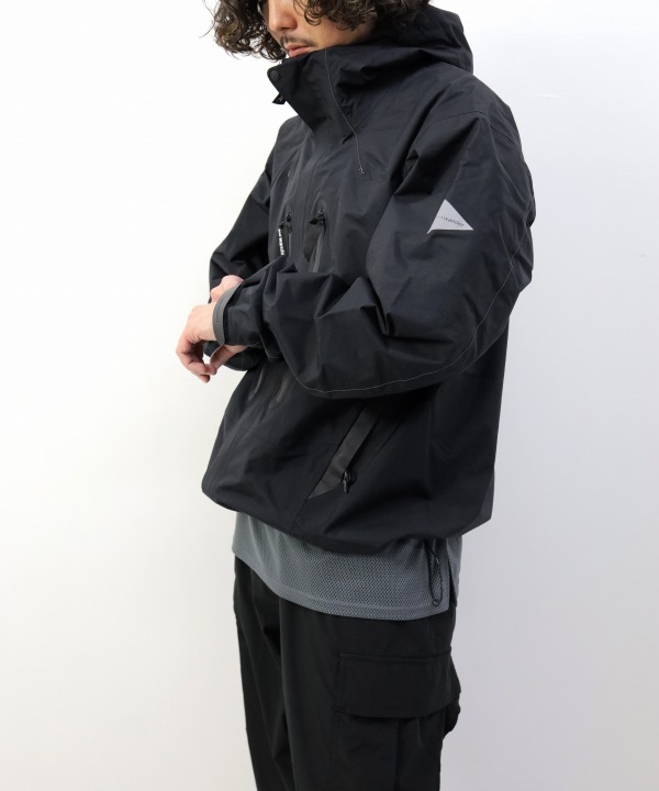 アンドワンダー/and wander　2.5L hiker rain jacket