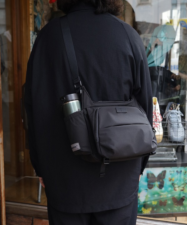 シー/CIE　APPLY FLOAT SHOULDER
