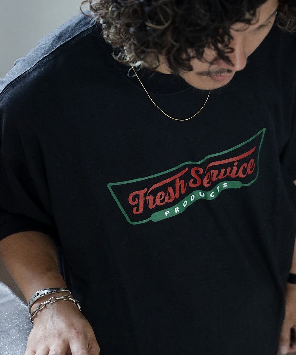 フレッシュサービス/FreshService　CORPORATE PRINTED S/S TEE “DINER”（全2色）