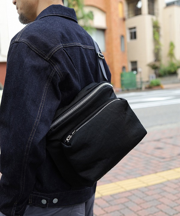 イッチ/ITTI  ANNIE PUFFER DAY SHOULDER / CERATO BRIGHT