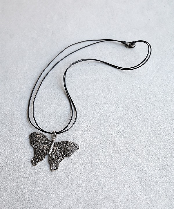 オトロアクセソリオ/Otro Accesorio 　　butterfly necklace【MAPSのスペシャル】