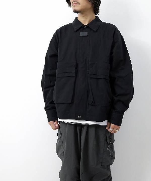 ポリクアント/Poliquant   THE FATIGUE TRACKER JACKET - WITH DEFORMED MULTIPLE POCKETS（全2色）