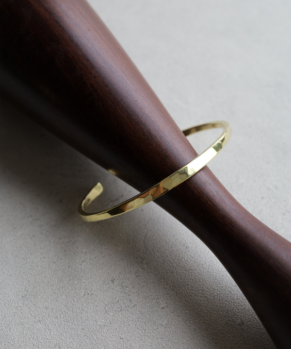 スチュードベイカーメタルズ/STUDEBAKER METALS　Fineline WORKSHOP CUFF - POLISHED / American Brass