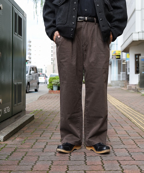 ファウンダ/FOUNDOUR　  COTTON WIDE TUCK CHINOS（全2色）　