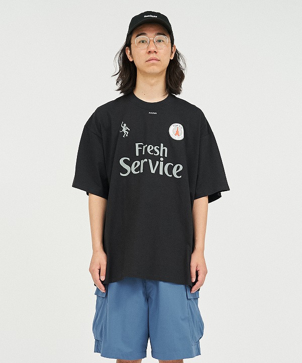 フレッシュサービス/FreshService　CORPORATE PRINTED S/S TEE “FOOTBALL”（全3色）