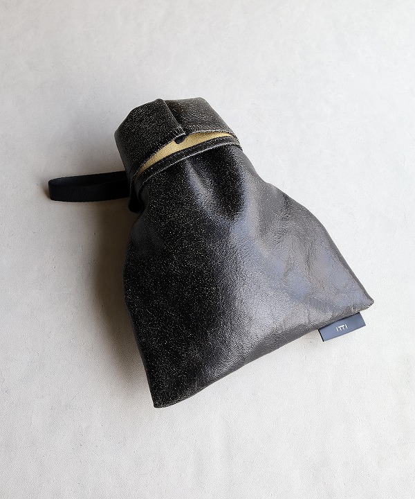 イッチ/ITTI    ANNIE RICE BAG iii / CRACK