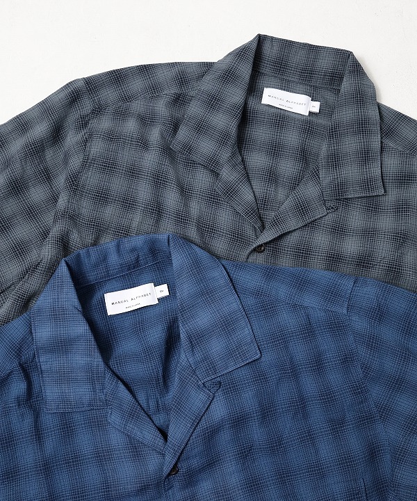 マニュアルアルファベット/Manual Alphabet   C/S LAWN S/S OPEN COLLAR SHT（全2色）