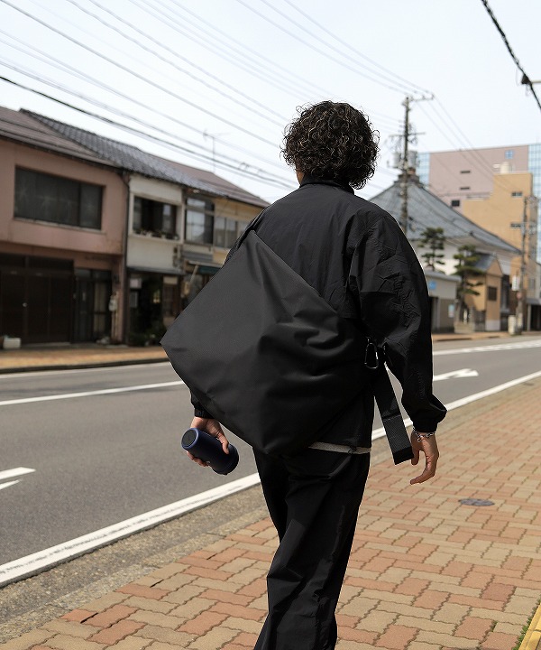 メルタム/meltum　NYLON MESSENGER BAG