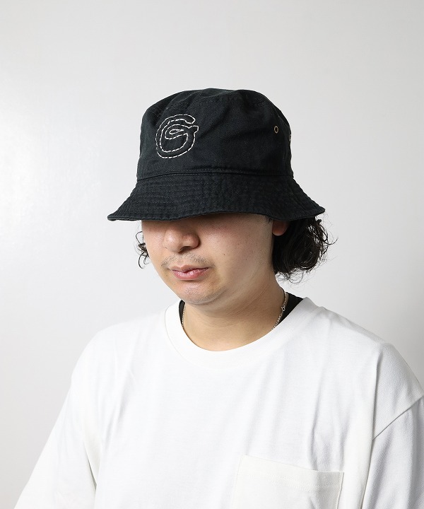 レッドタッセル/RED TASSELS    Script Hat