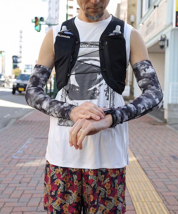 サロモン/salomon　GRAVEL SKIN 4（ソフトフラスク付き）