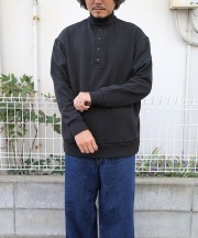 ムヤ/MUYA   Half button pullover（全２色）