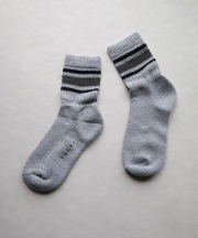 ユクリ/YUQRI    puff pile short crew line - GRY6