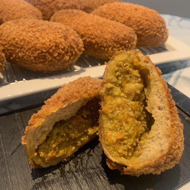 【Xmas・おせち商品と同送不可】カレーわんパン