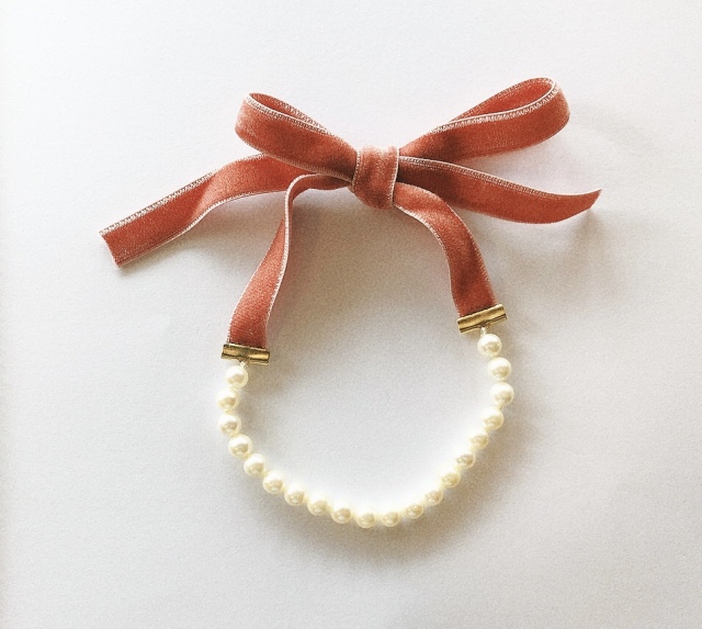 4.アコヤパール　ダークピンクリボン　（Mサイズ）