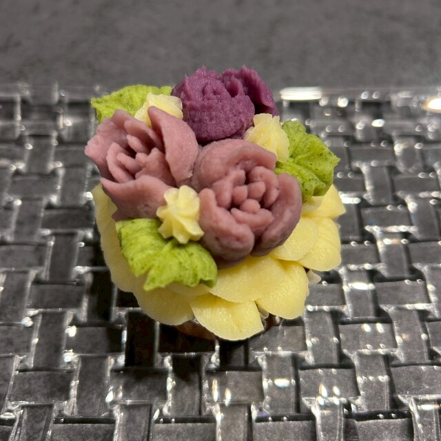 ケーキ：気まぐれカップケーキ
