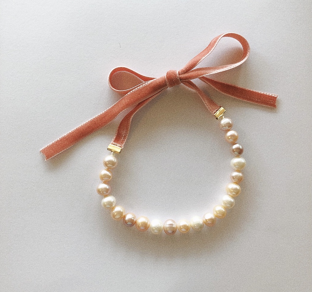 6.ピンク系淡水パール　ダークピンクリボン　（Mサイズ）