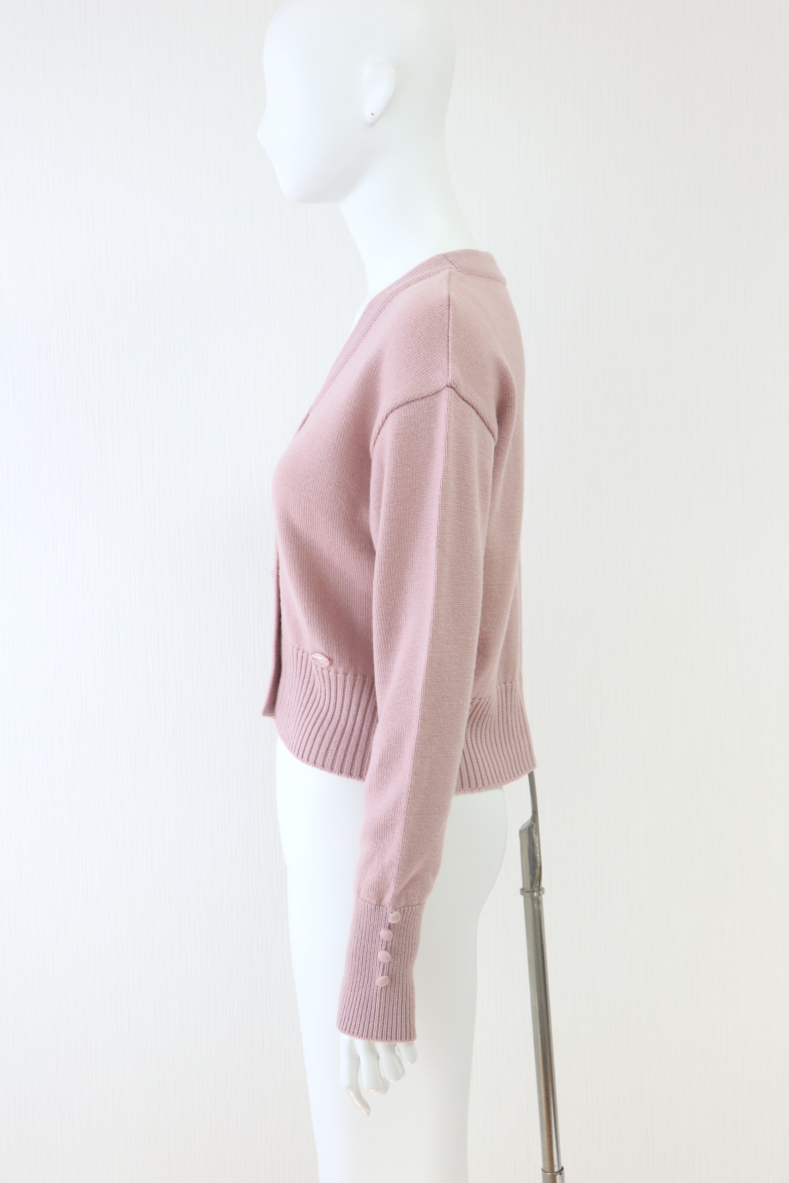 専用！Rene 　ビジュー付きリブニット　タグ付き未使用品です 美品Reneネックビジューニット