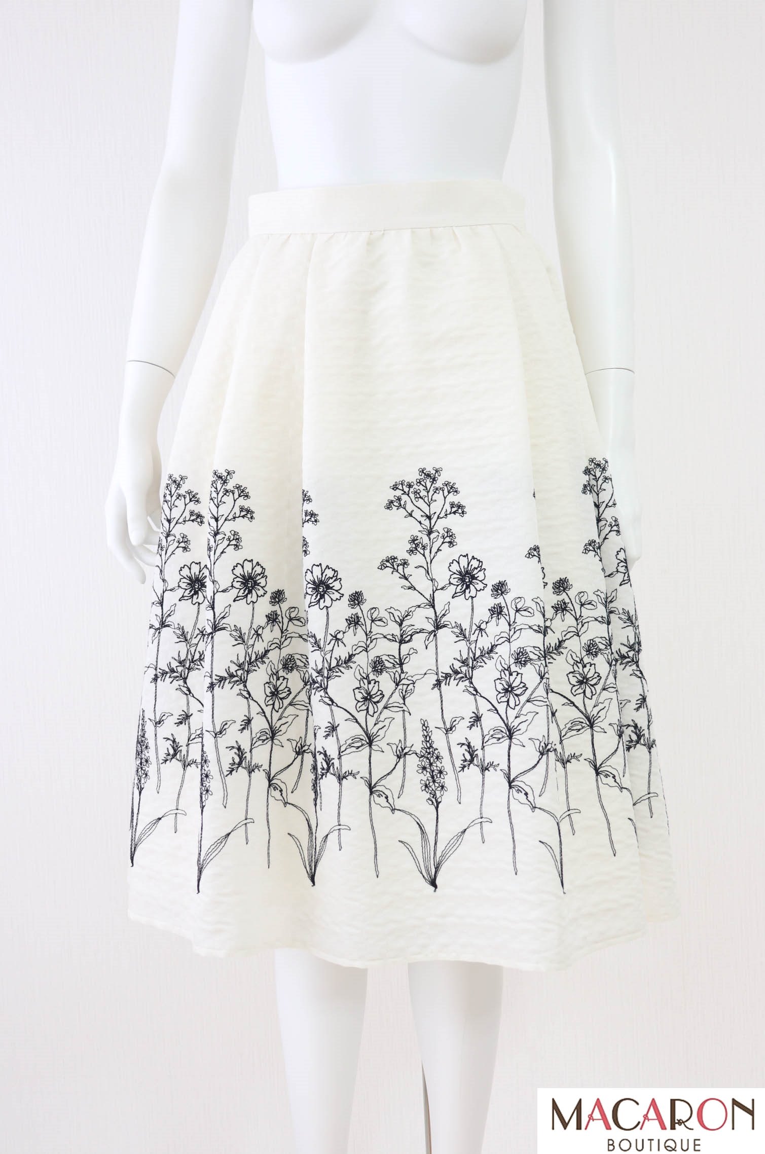 Rene（ルネ）　フラワー刺繍フレアスカート　6324040