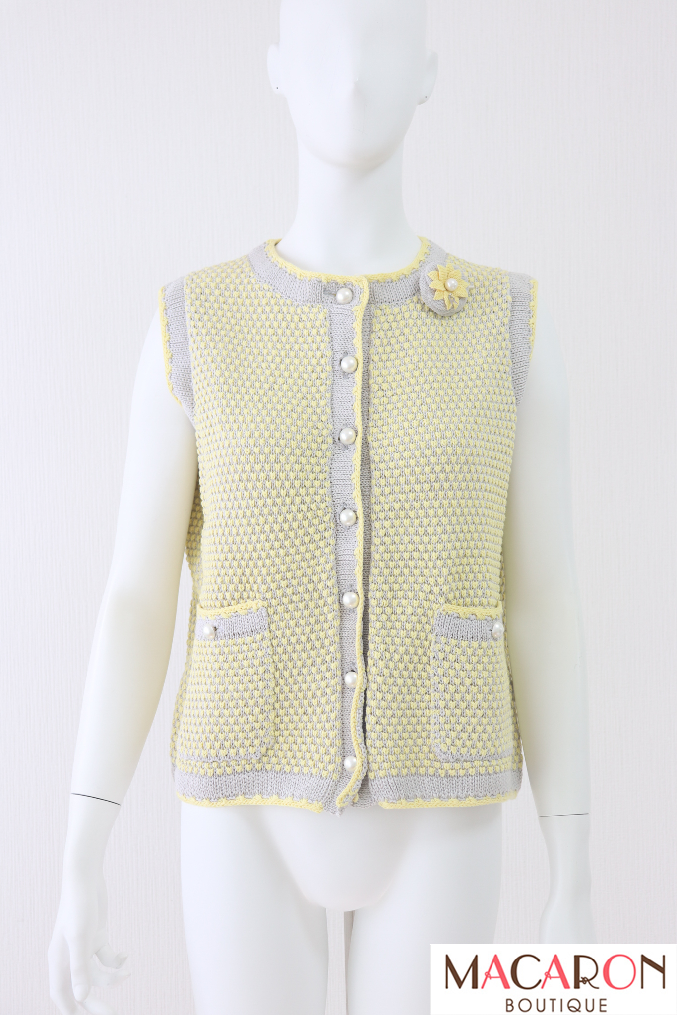 Rene（ルネ）　コサージュ付ニットベスト　6322430