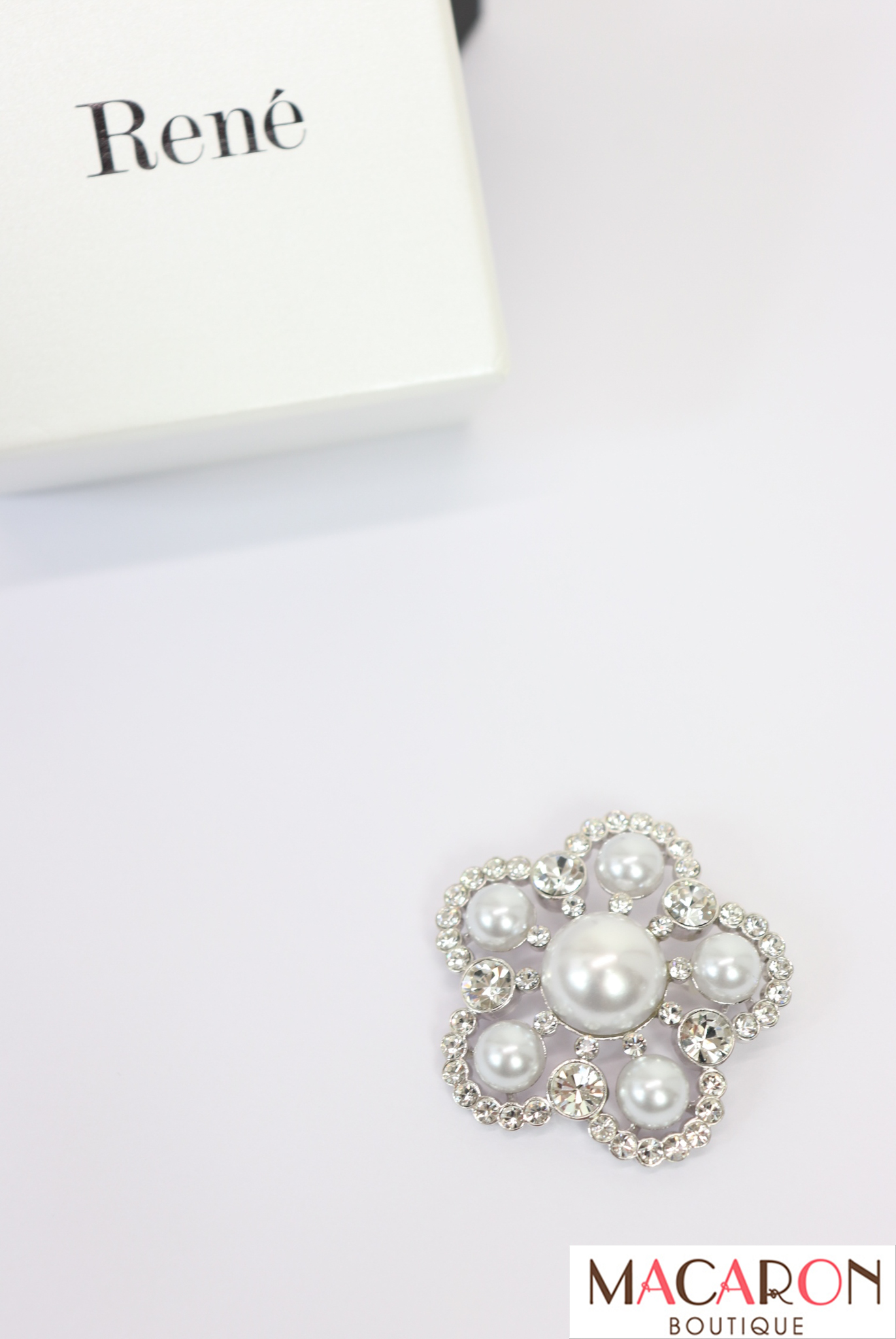 Rene ルネ　新品　ブローチ René - Rene ルネ ブローチ 新品未使用の通販 by miu｜ルネなら