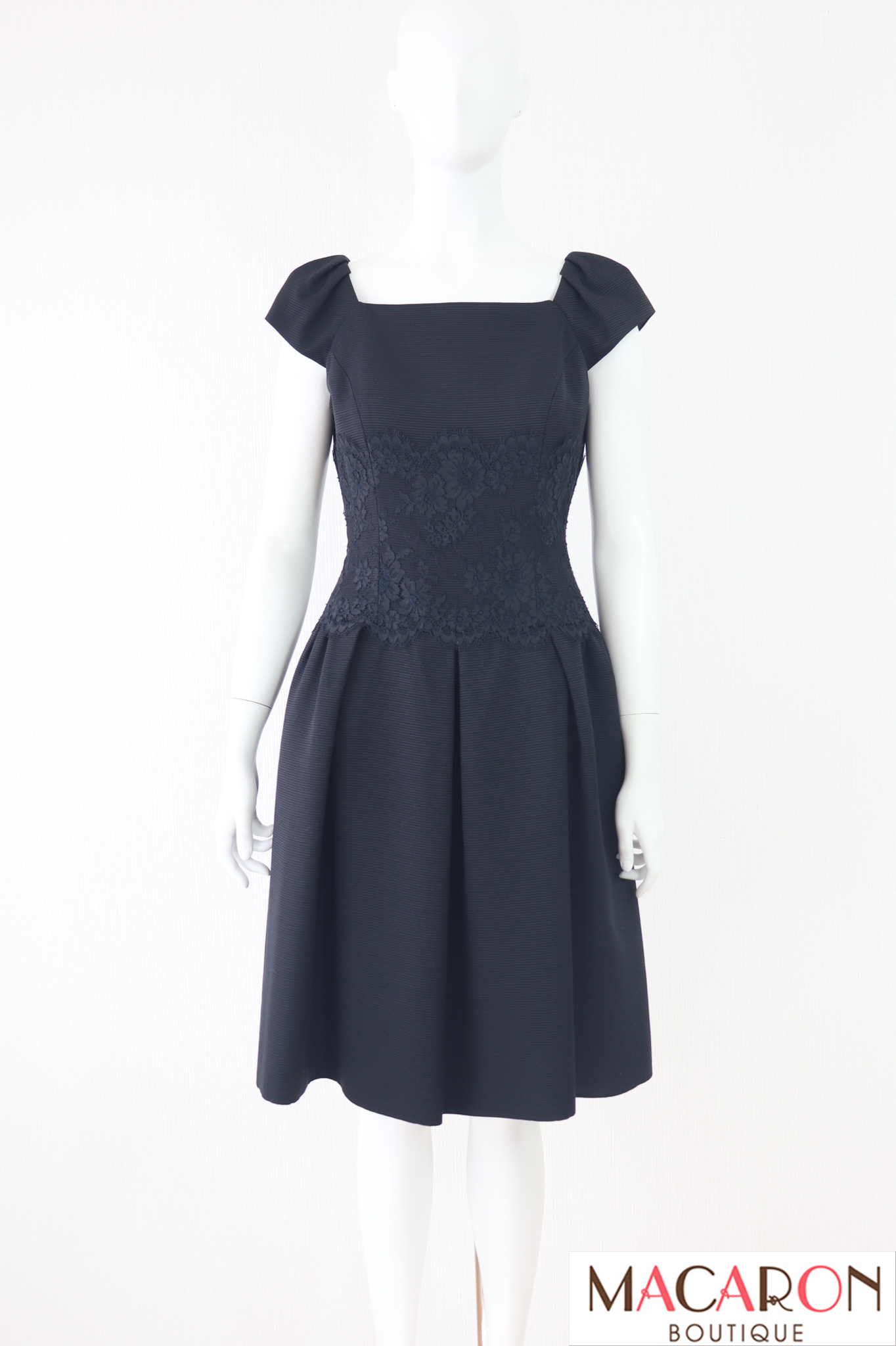 未着用☆Rene ルネ☆袖付きレースワンピース☆36 未着用☆Rene ルネ☆袖付きレースワンピース☆36 - メルカリ