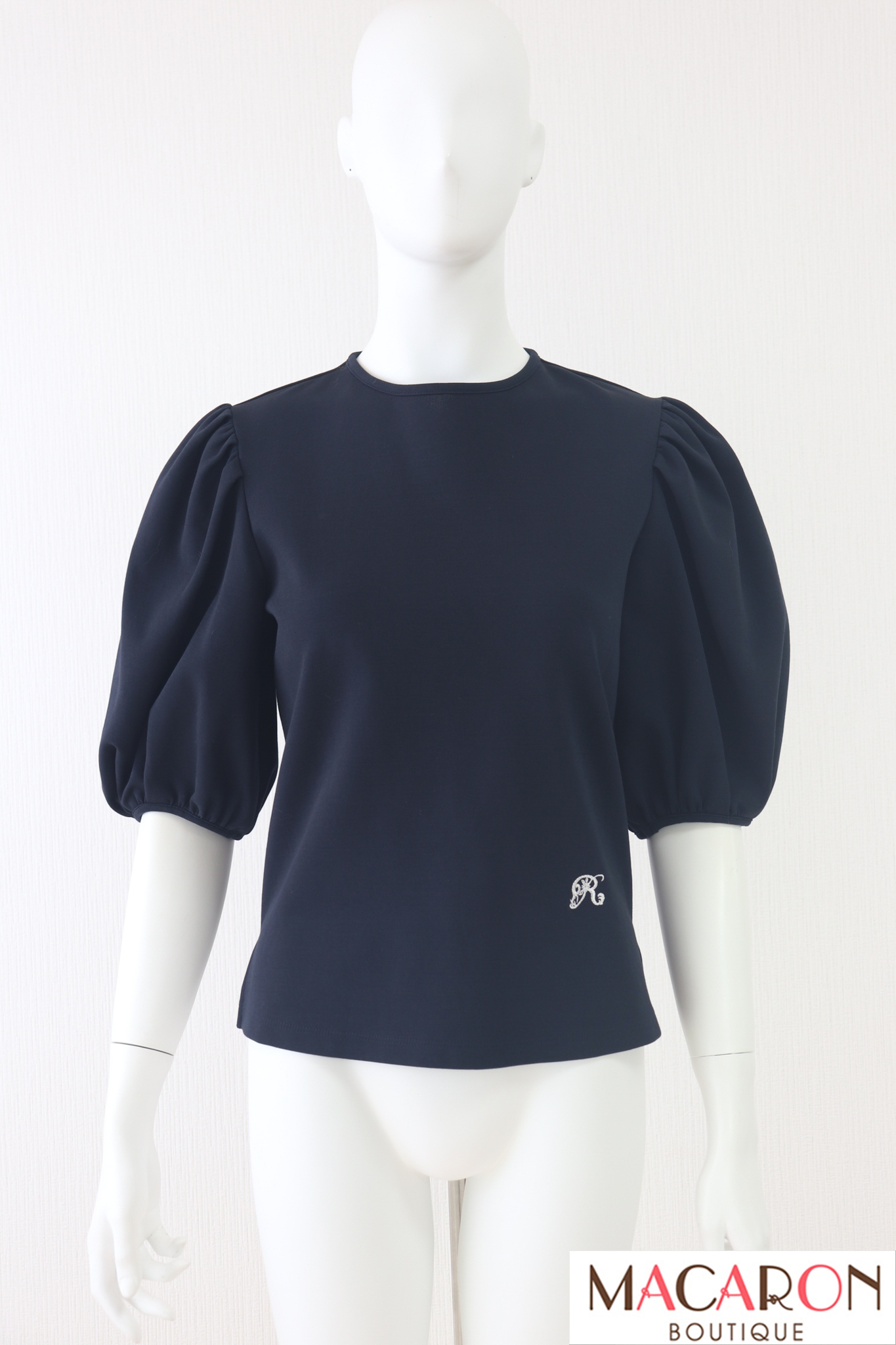 Rene（ルネ）　R刺繍パフスリーブトップス　5427010