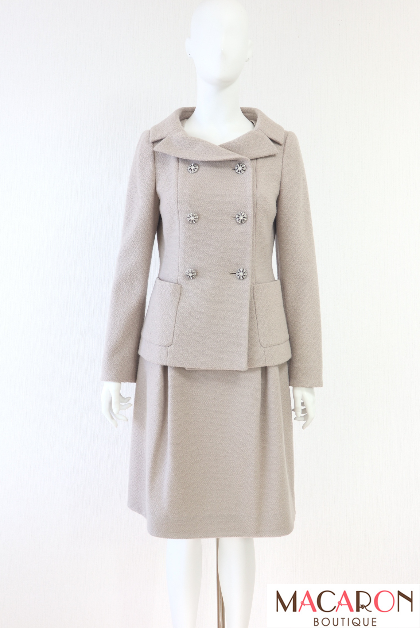 FOXEY BOUTIQUE(フォクシー）　ジュエルボタンセットアップスーツ　40422　40423