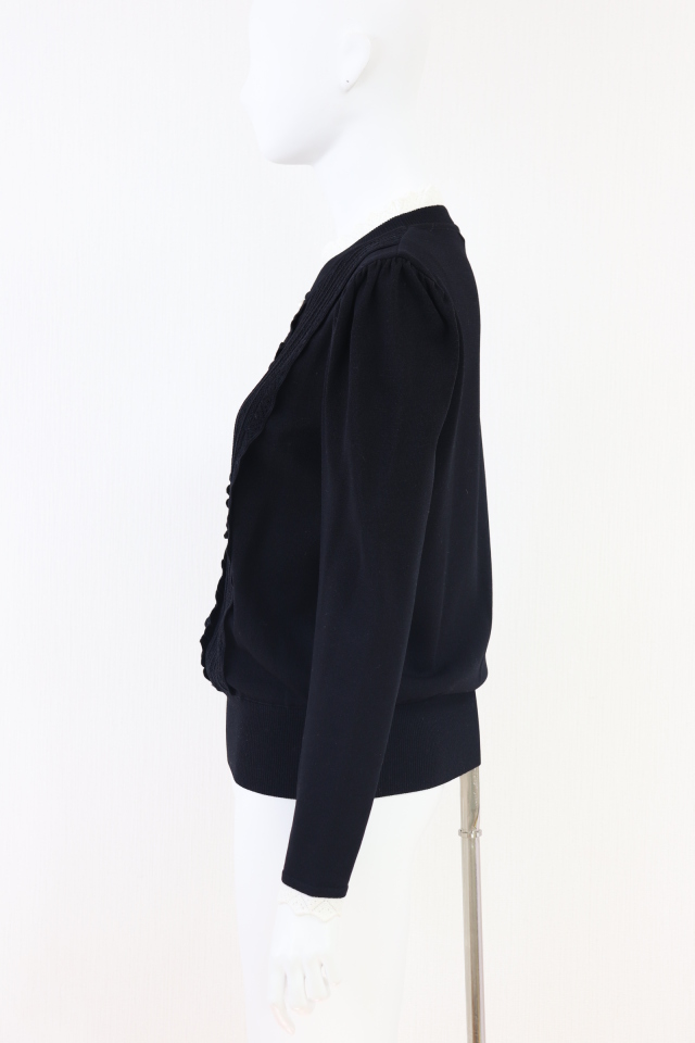 Rene（売れ筋商品|||ルネ）　パールボタンレースフリルニットトップス　6112650　2021年商品　黒/ブラック Rene（ルネ） パールボタンレースフリルニットトップス 6112650