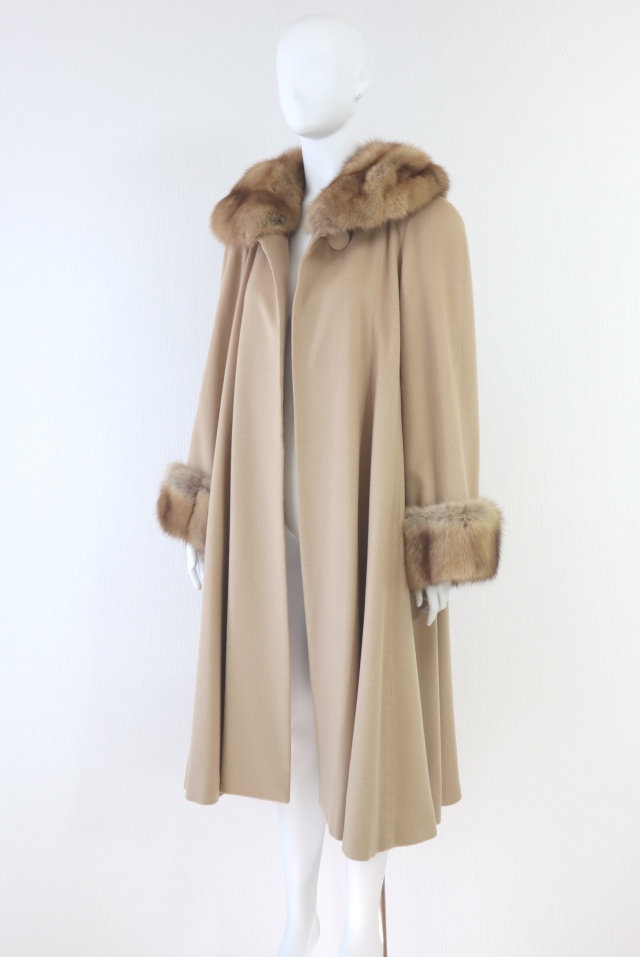 ［高級］FOXEY フォクシー ロングコート キャメル　ベージュ　Lサイズ FOXEY BOUTIQUE(フォクシー） ゴールデンセーブルファーウールコート 8713