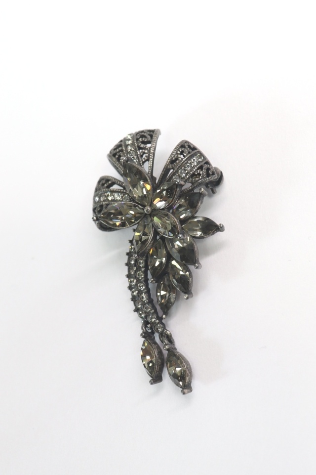 FOXEY BOUTIQUE(フォクシー） アンティーク調フラワーブローチ