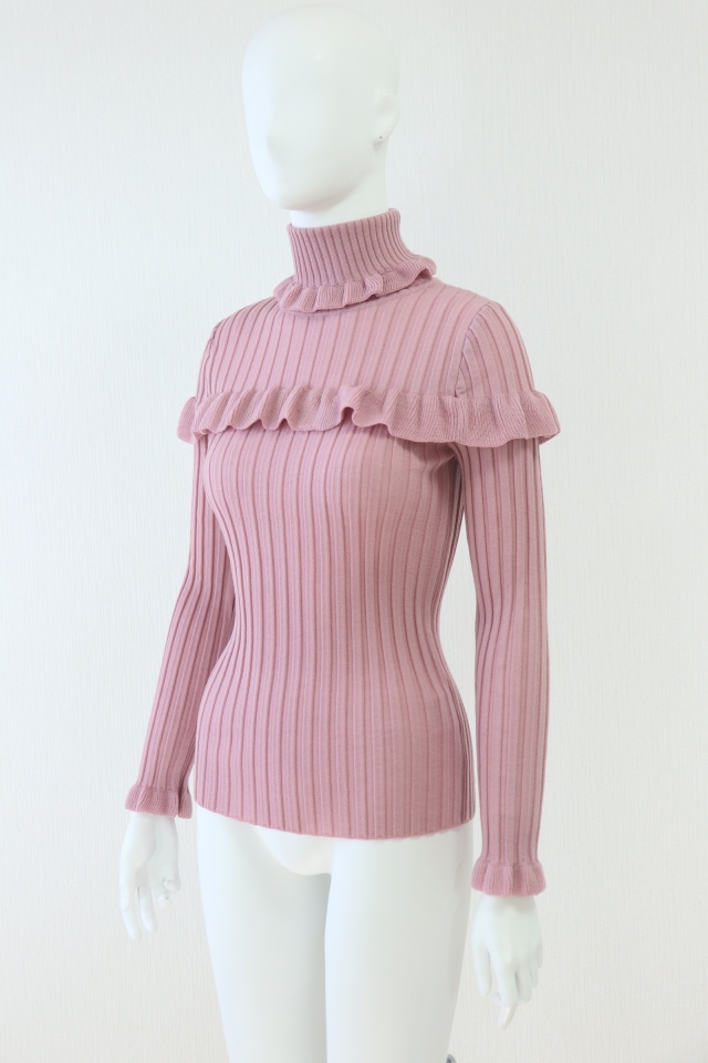 2023年モデル☆Reneルネ パールボタン付き タートルネックニット 2023年モデル☆Reneルネ パールボタン付き タートルネックニット Rene