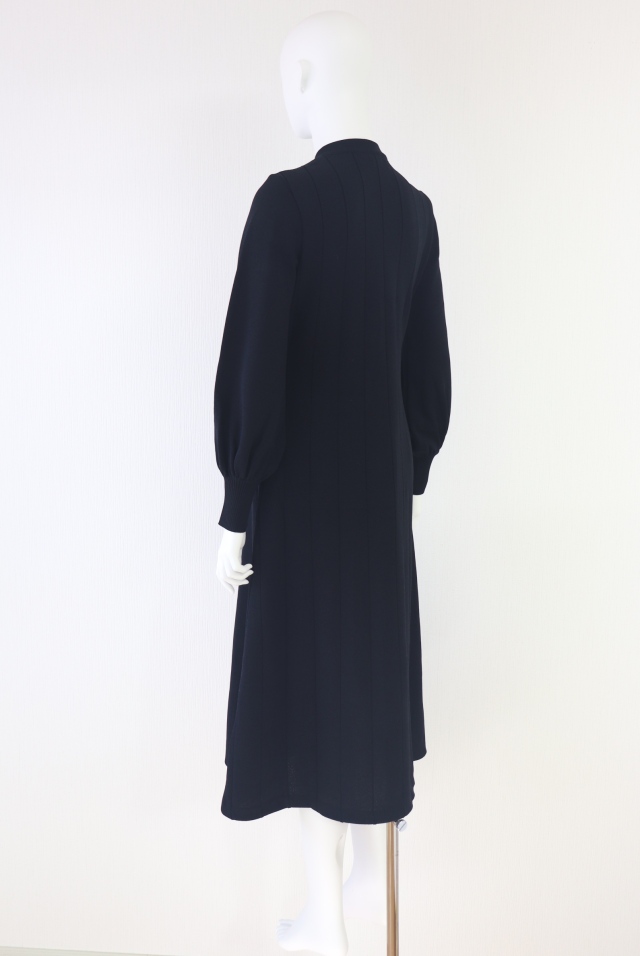 お値下げしました　Rene ルネ パフスリーブ フロントジップ ワンピース 38 Rene（ルネ） パフスリーブニットワンピース 6412990