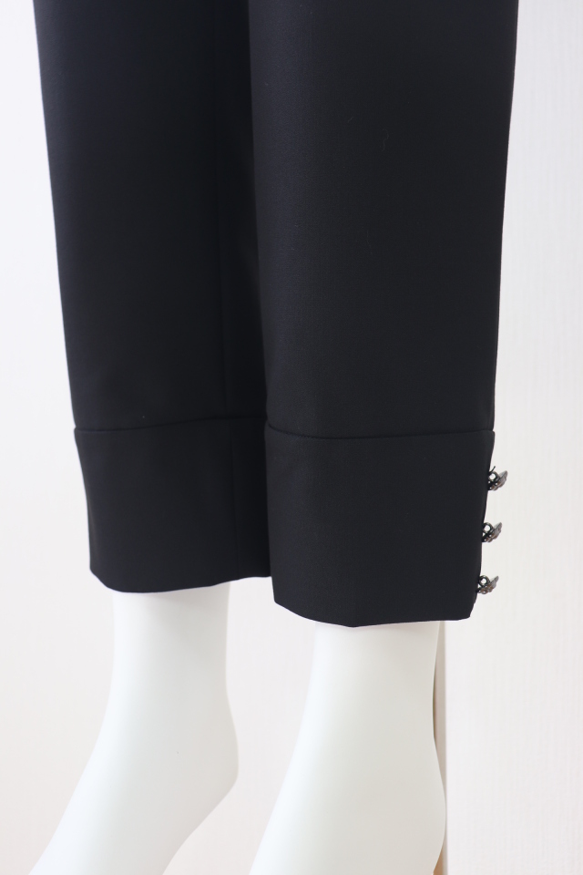 【新品未使用】ルネ René ハーフパンツ 36 未使用に近い☆Rene ハーフパンツ 36 タック センタープレス
