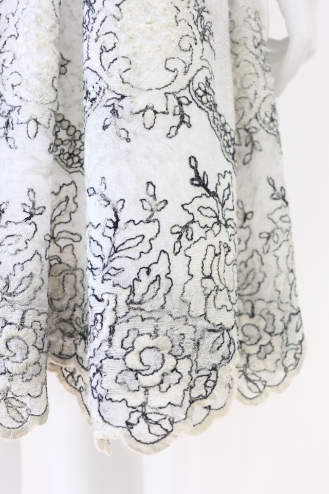 Rene（ルネ） 刺繍ローウエストワンピース 6526420