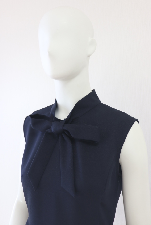 René - Rene  ルネ　リボンタイ　ノースリーブブラウス　新品 Rene（ルネ） リボンタイノースリーブブラウス 6111030