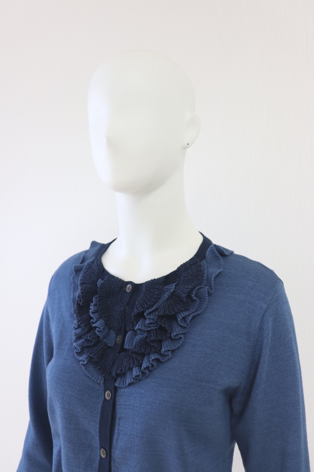FOXEY BOUTIQUE(フォクシー） 胸元フリルニットカーディガン 35295
